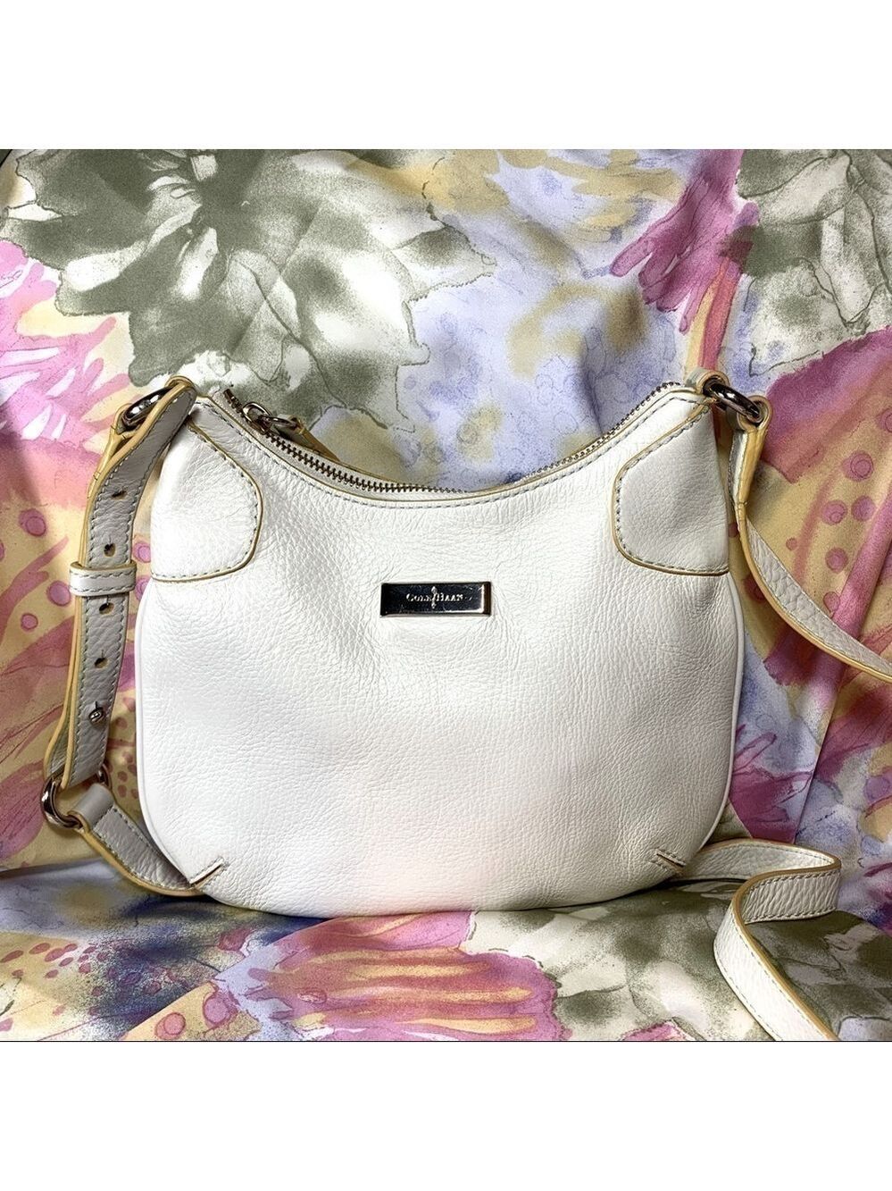Cole Haan Off White Leather Crossbody Shoulder Bag Zippered Ajustable Neutral
